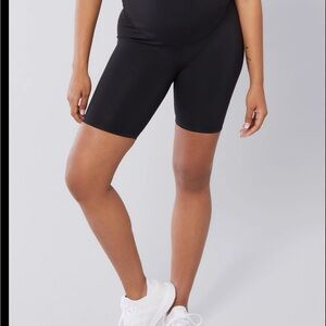 Ingrid & Isabel Black Maternity Bike Shorts - Over belly - Size L